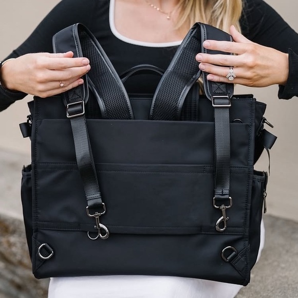 NWT Black Nylon Megan Tote Glass Ladder & Co. - Picture 7 of 12